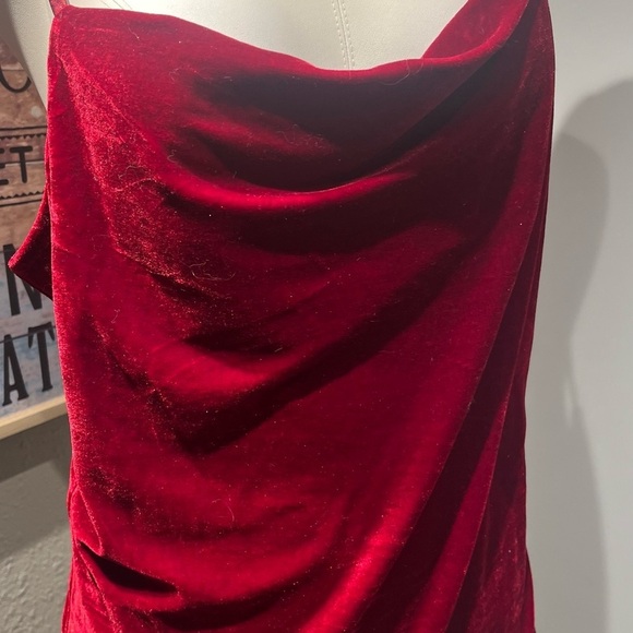 Paparazzi Red Asymmetrical Fitted Camisole - Picture 11 of 12